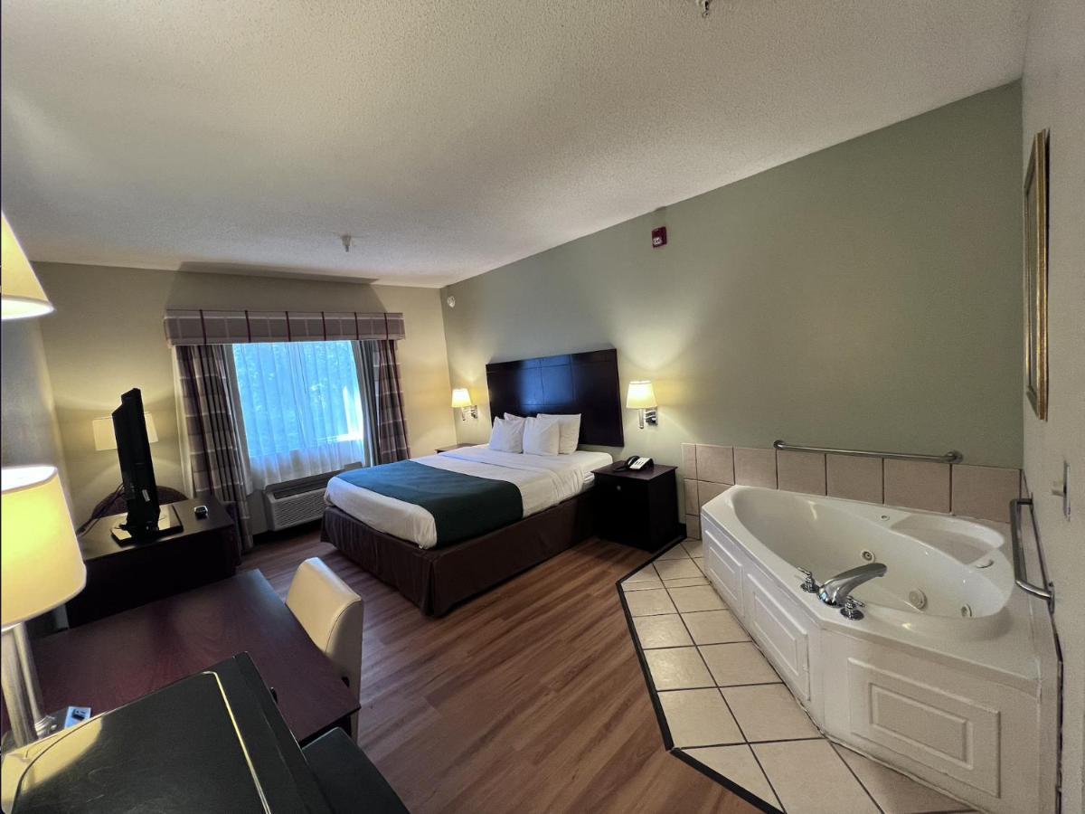 Americas Best Value Inn Wiggins Экстерьер фото