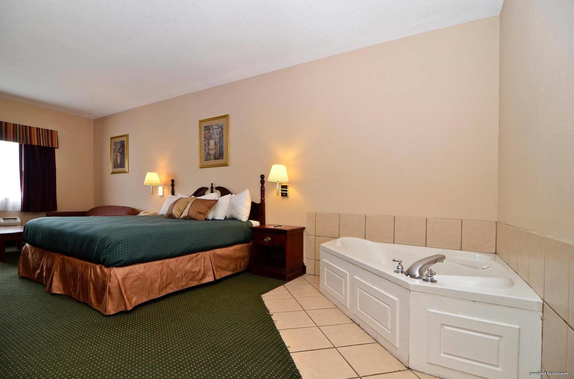 Americas Best Value Inn Wiggins Номер фото