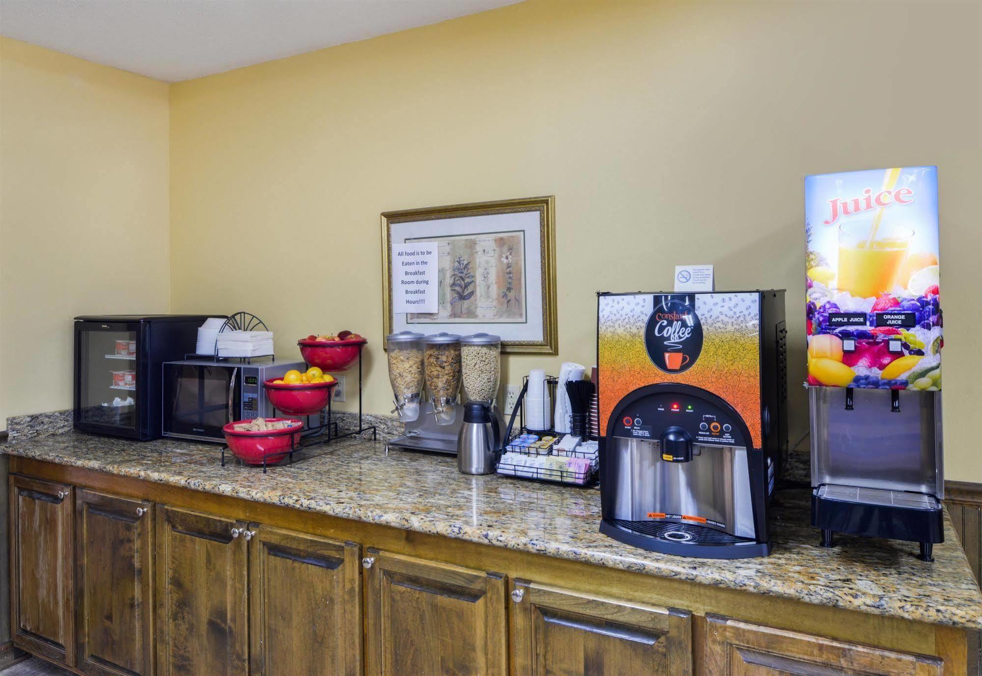 Americas Best Value Inn Wiggins Экстерьер фото