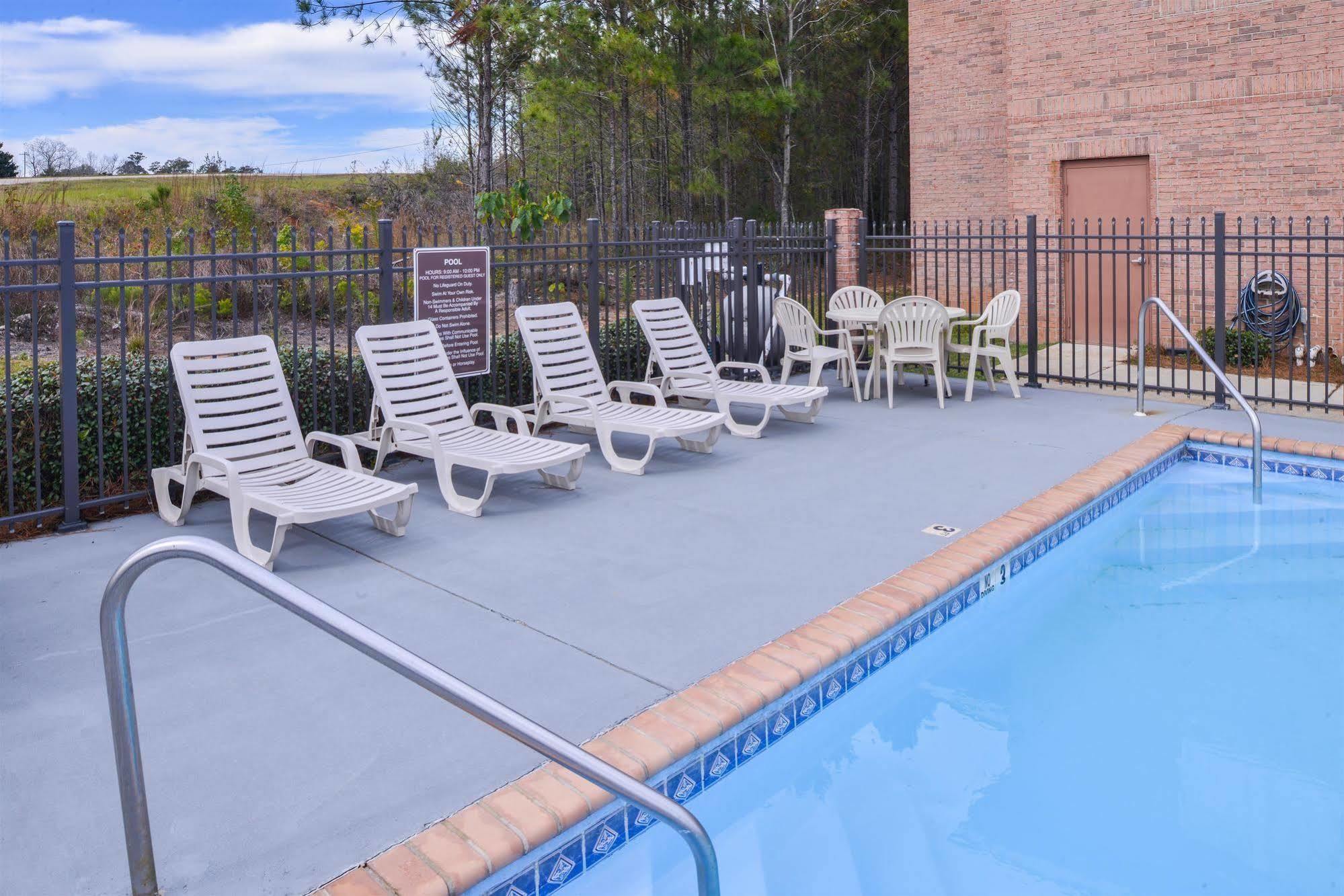 Americas Best Value Inn Wiggins Экстерьер фото
